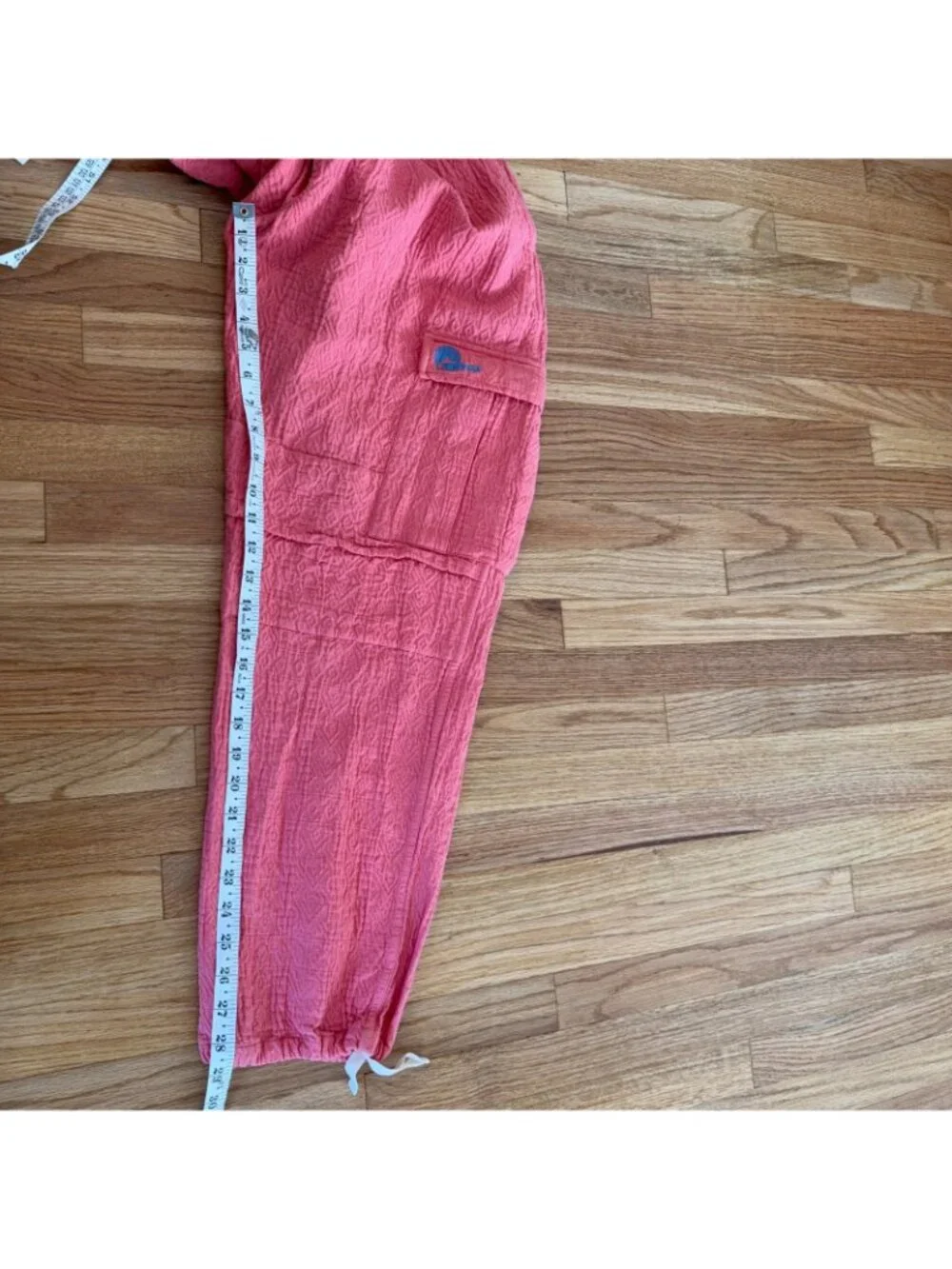 18 East x Standard Issue Textured Gorecki Cargo Pants in Salmon Medium